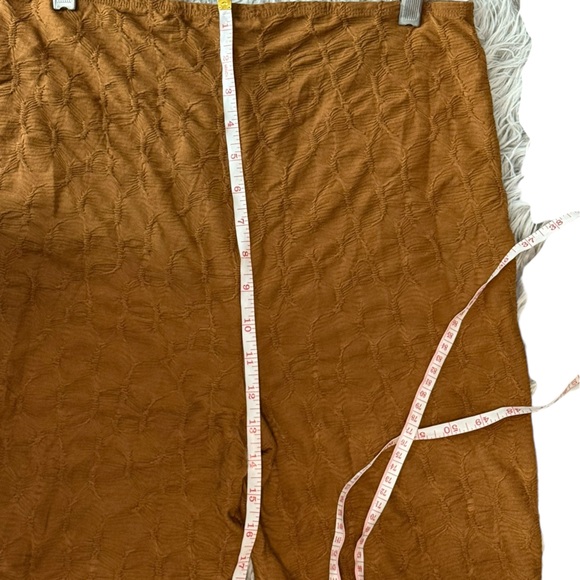 Fashion Nova NWT Liliana Brown Textured Pant Set Ruched Button Top Flare Pants - Picture 12 of 16